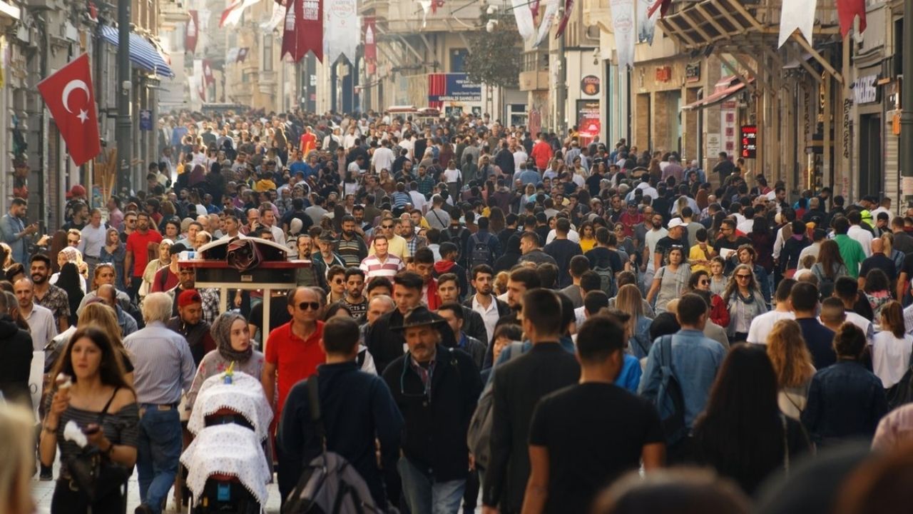 Türkiye’nin nüfusu 85 milyon 664 bin 944 kişi oldu!